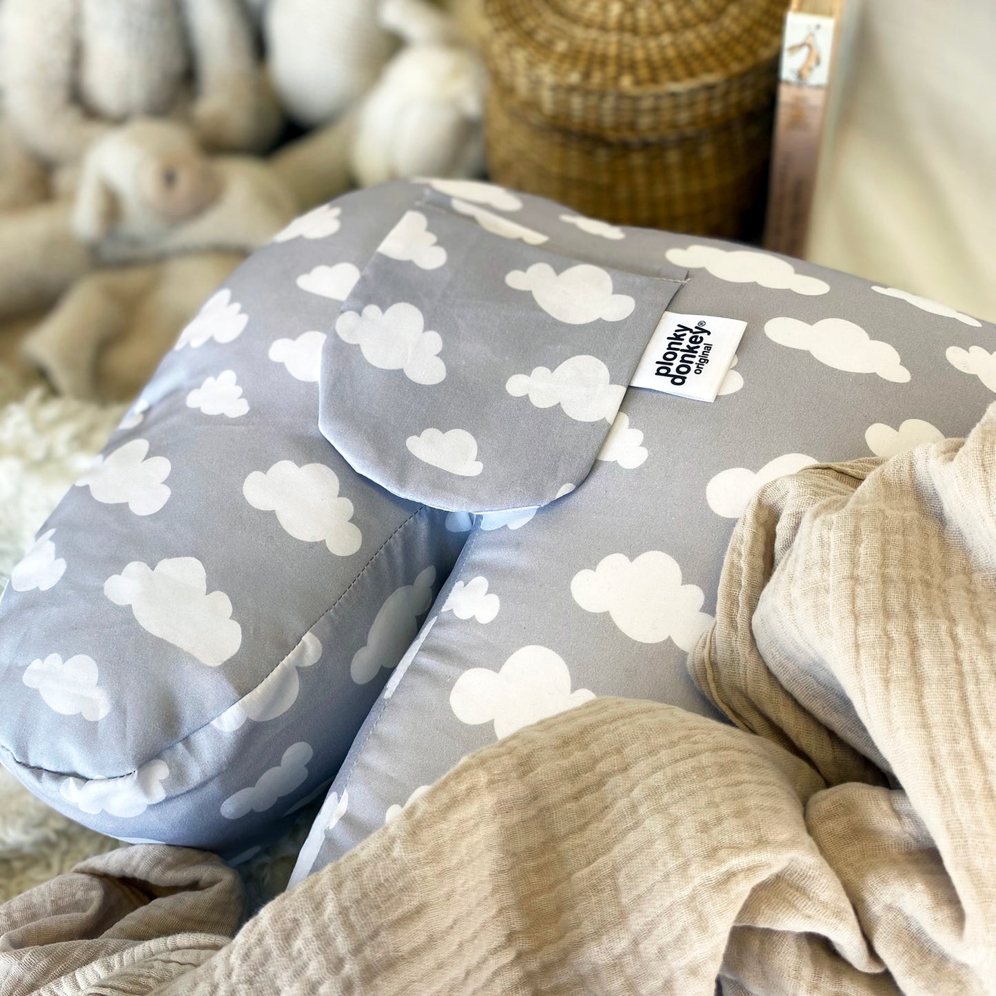 Cloudy Grey (white)